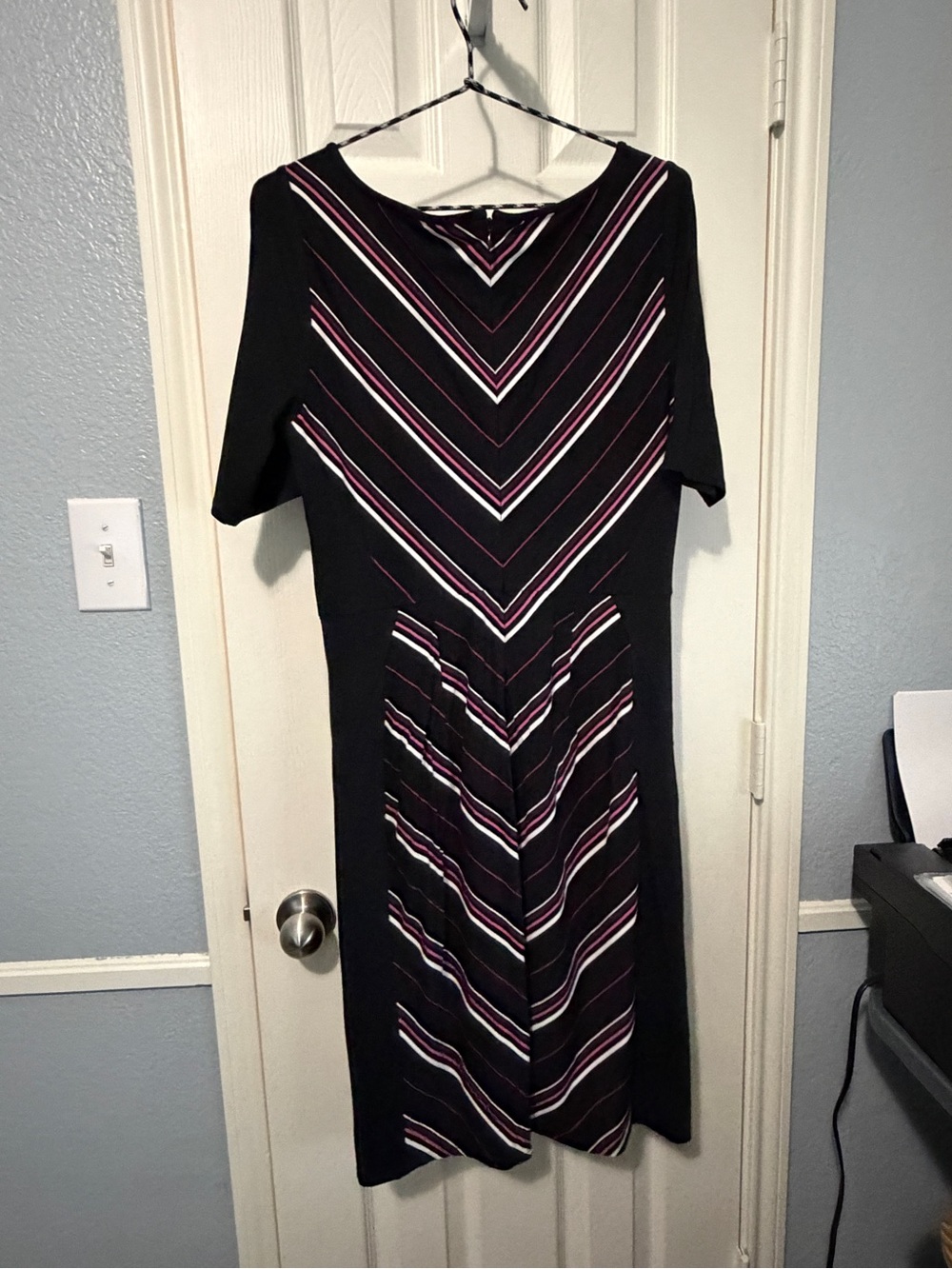 White House Black Market Black Chevron Stripe Dress Size 8